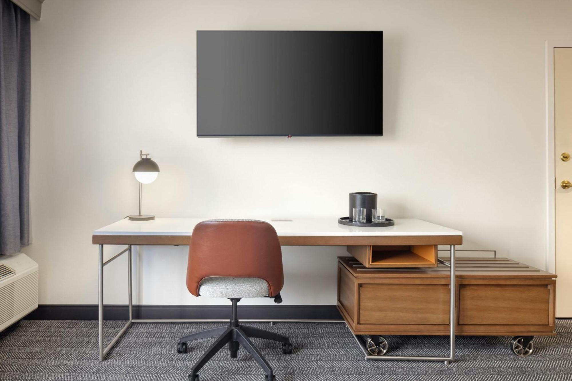 Courtyard By Marriott Springfield Airport Hotel Bagian luar foto
