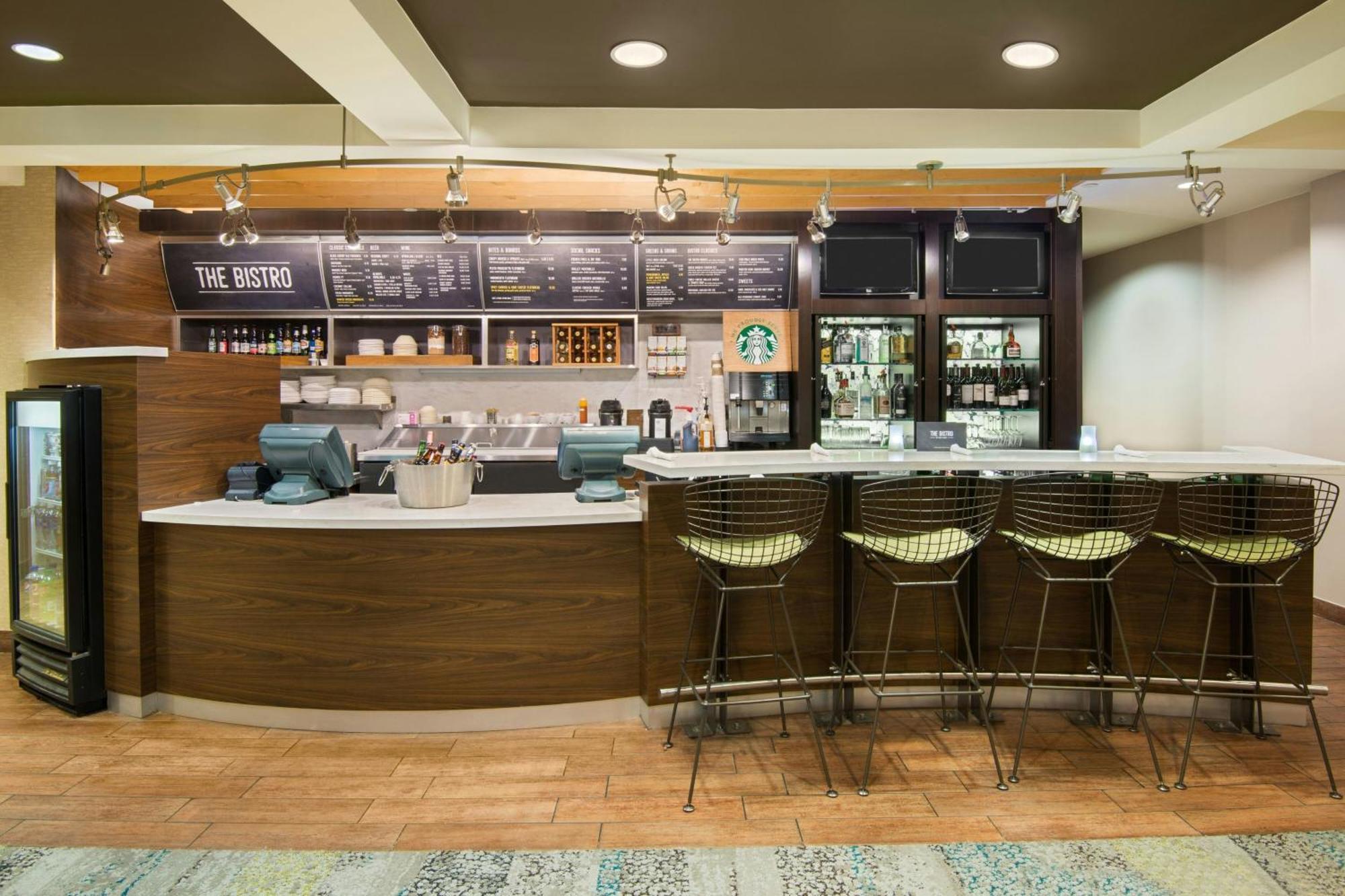 Courtyard By Marriott Springfield Airport Hotel Bagian luar foto